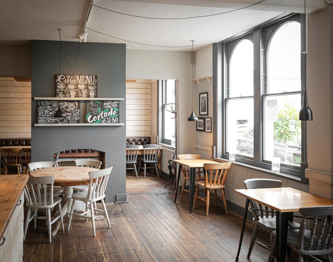 Bed and Breakfast The Kings Head Wye Экстерьер фото