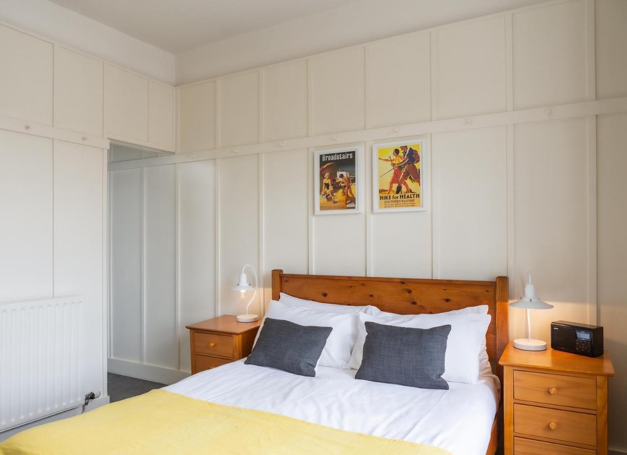 Bed and Breakfast The Kings Head Wye Экстерьер фото