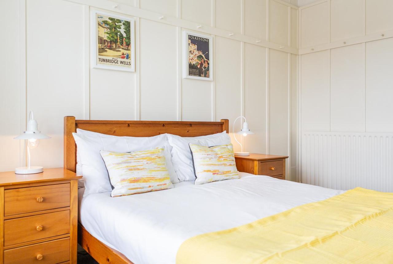 Bed and Breakfast The Kings Head Wye Экстерьер фото