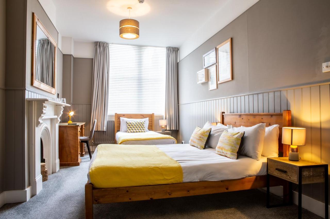 Bed and Breakfast The Kings Head Wye Экстерьер фото