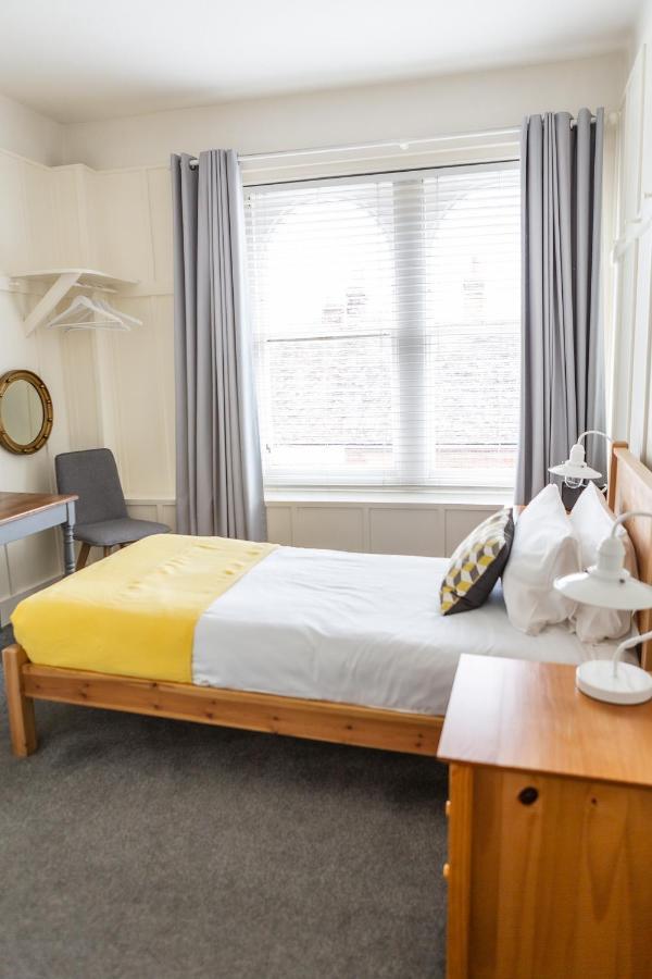 Bed and Breakfast The Kings Head Wye Экстерьер фото