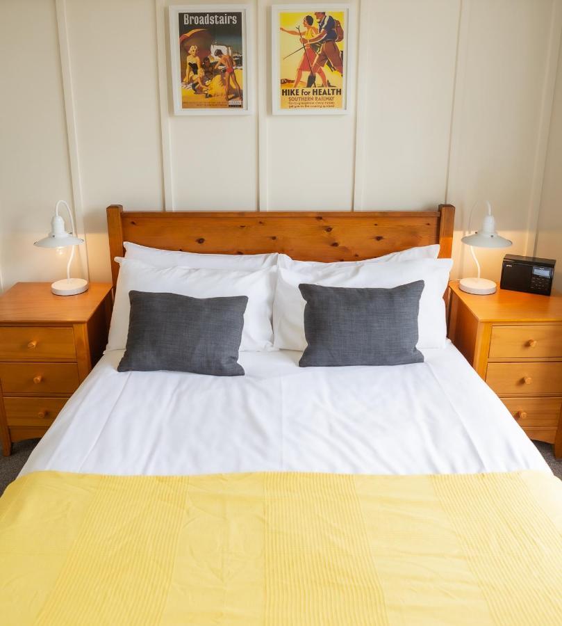 Bed and Breakfast The Kings Head Wye Экстерьер фото