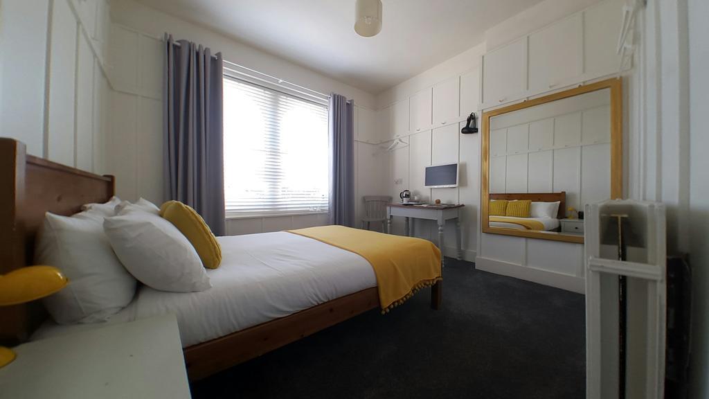 Bed and Breakfast The Kings Head Wye Экстерьер фото