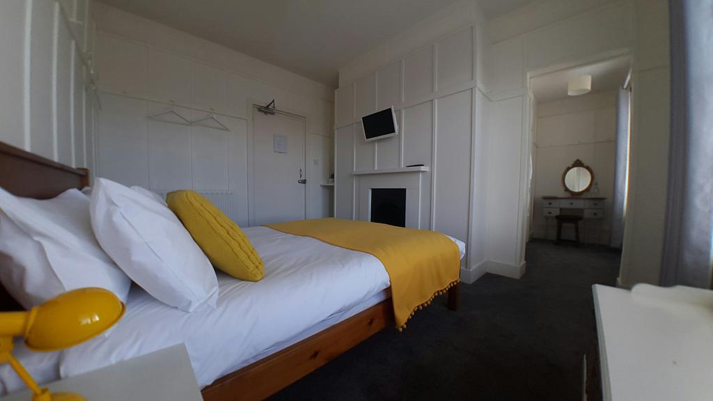 Bed and Breakfast The Kings Head Wye Экстерьер фото